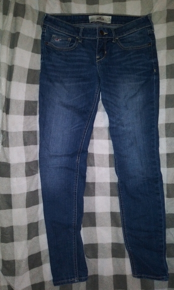 Hollister Size 3S Skinny Jeans - Picture 1 of 5
